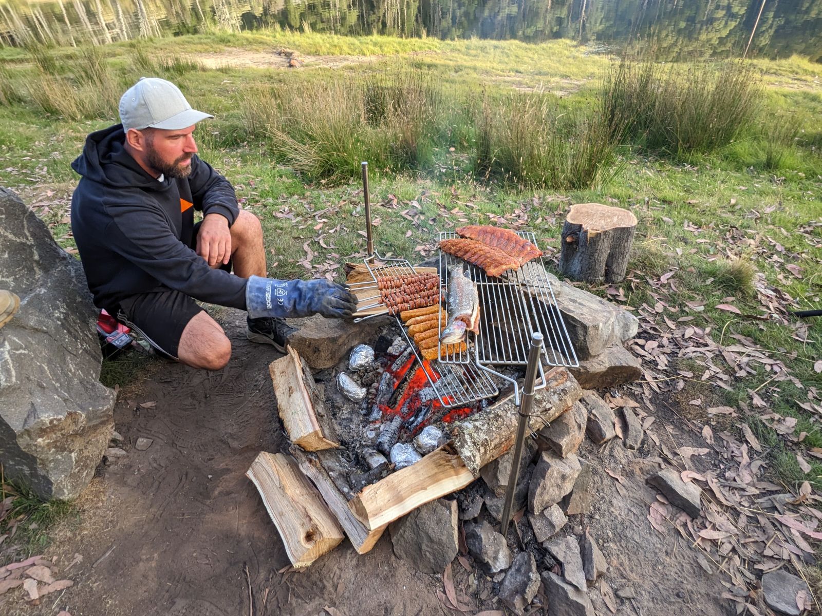 This image shows the folding grill used to cook fish and pork This image shows the folding grill used to cook fish and pork
